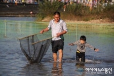 상주이야기축제 민물잡이 체험
