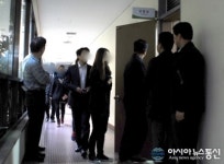 [성남 판교 환풍구 추락사고]협의를 위해 모이는 유족들