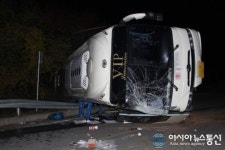 (종합)제천서 관광버스 전도 31명 경상