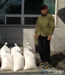 영동 추풍령면 김정래씨, 7년째 이웃돕기 쌀 기탁