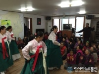 정선군 자원봉사 특성화프로그램 수리취와 추억나누기 행사 열려