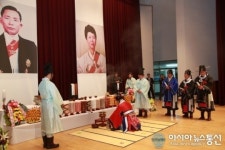 옥천서 고 육영수 여사 탄신 89주년 숭모제 열려