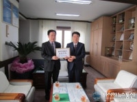 (주)정담푸드 아산성우하이텍 조립동 | (주)아산성우하이텍 선장면에 이웃사랑 성금 기탁