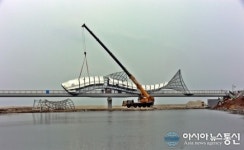 울진 관동팔경 銀魚아치 보행교...전국 최고 일출경관 명소