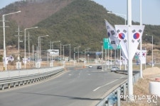 마산합포구 진전면, 태극기 거리 조성 ‘장관’