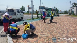 온양4동 봉사단체, 도로변 제초작업 구슬땀