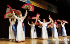 [2015년 동대문구 어르신문화축제]어르신들의 문화공연-부채춤
