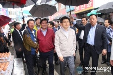 평택 송북시장 찾은 황교안 국무총리