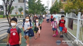 8일 만의 등굣길 마스크는 이제 필수