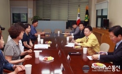 만년동주민센터 방문한 권선택 대전시장