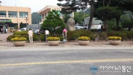 함양군 휴천면, 매주 화요일은 ‘꽃밭 가꾸는 날’