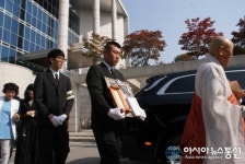 (고 조남혁 경기도의원 영결식) 의정부시의회를 떠나고 있는 조남혁 영정