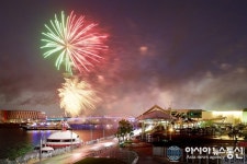 김포 아라뱃길의 밤하늘을 수놓는 불꽃의 향연