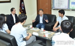 한겨레 중고교 방문한 이재정 경기교육감