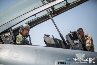 F-16전투기 탑승한 이라크 국방장관
