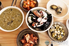 제주도 우도 맛집 ‘우도물꼬해녀의집’ 인기, “싱싱한 해산물에 일품 문어라면까지~”