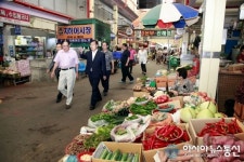 정철영 진해구청장, 추석 앞두고 진해중앙시장 점검