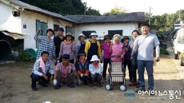 진천군 문백면주민자치위, 독거노인에 연탄 700장 배달