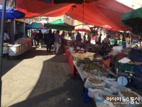 썰렁한 대전 유성시장