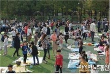평택 현일초교, 홀몸노인 돕기 알뜰시장 열어