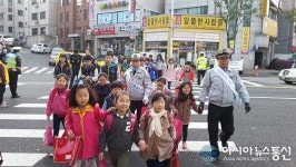 둔산경찰서, 어린이 등굣길 교통안전 캠페인 실시