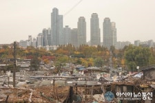 구룡마을 확정고시 연기, 속타는 주민들