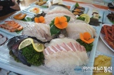 속초횟집 신선한 해산물을 제공하는 스끼다시천국