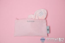 쿨이너프스튜디오, 모델 김진경 세안밴드 ‘더 밴드 핑크’ 출시
