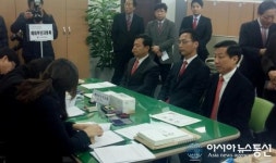 긴장된 모습의 서구을 예비후보자들