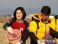 한은정 창원시의원, 주남저수지서 겨울철새 먹이주기