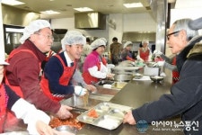 김동근 수원시 제1부시장 SK청솔노인복지관 중식배식 봉사