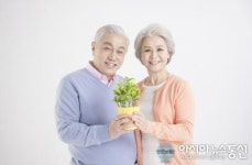 50, 60대 여성, 남성…종합, 멀티 비타민 효능으로 건강관리 해보자