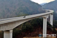 쾌속 질주...뻥 뚫린 울진 불영계곡