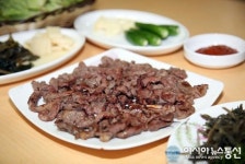 밀양 흑염소 고기 보양식 인기 높아