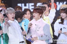 더 쇼 1위 B.A.P 'Feel So Good' 1위 트로피 들고 기뻐하는 힘찬