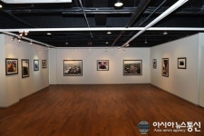 청송 객주문학관서 사진작가 이수길 초대전