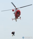 대테러훈련, 시민을 헬기로 구조하는 소방요원들