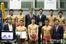 [제70회 전국씨름선수권대회] 진주남중, 우승…중등부 평정