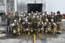해군 8전단, 포스코 광양제철소 안전방재부 소화훈련 지원