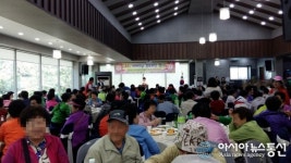진해구 여좌동, 노인 600여명 모시고 ‘경로위안잔치’