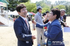 오세춘 교장-임이자 당선자, 상주 화령중.고등학교서 사제의 만남