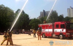 대피훈련 실시하는 서울신남초등학교 학생 및 교직원