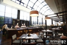 롯데호텔 부산 레스토랑들, 42층 이전 앞두고 고별파티 ‘페어웰’ 진행