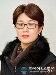 음성군 생극면이장協, 이미자 주무관에 우수공무원패 전달