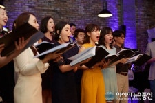 핫 플레이스에서 핫한 나눔을 ‘오싱어즈 하우스 콘서트 & 바자회’
