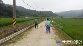 합천 쌍백면 대곡마을 도로변 환경정비 ‘구슬땀’