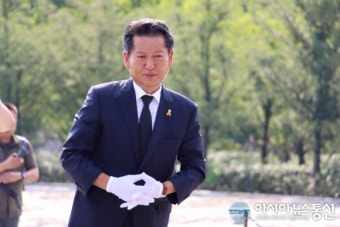 정청래, 당대표 출마 포기 ‘더 낮은 곳에서 일할 것’