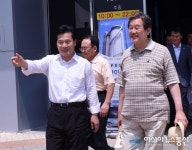 김무성 전 대표, 율촌2산단 조기완공 ‘같이 풀자’