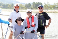 요트체험 재능기부 행사서 창원시요트협회 임원들이 함께...