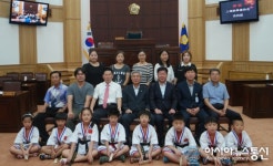 중국 상해 어린이태권도단원, 경산시의회 방문